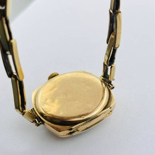 *SOLID 9CT GOLD SWISS MADE LADIES WRISTWATCH* R1 BIDS!!!