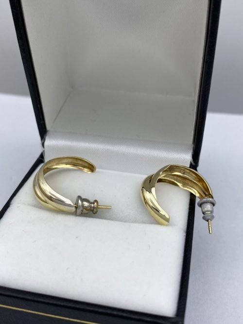 *CHUNKY YELLOW GOLD HUGGIE HOOP EARRINGS* R1 BIDS!