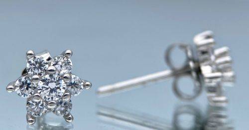 DAZZLING SILVER 925 ZIRCONIA CLUSTER EARRINGS R1 BIDS