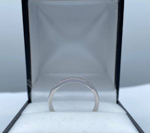 ***ELEGANT STERLING SILVER FULL ETERNITY ZIRCONIA RING*** R1 BIDS!!!