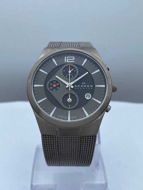 ***STUNNING SKAGEN TITANIUM CHRONO MENS DRESS WATCH*** R1 BIDS!!!