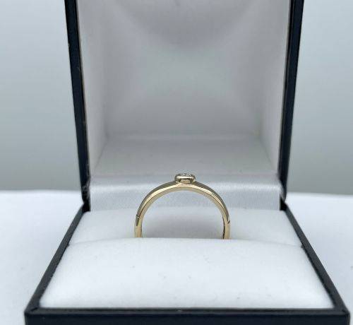 ***LOVELY YELLOW GOLD CLASSIC DIAMOND CYCLOPS LADIES RING* R1 BIDS