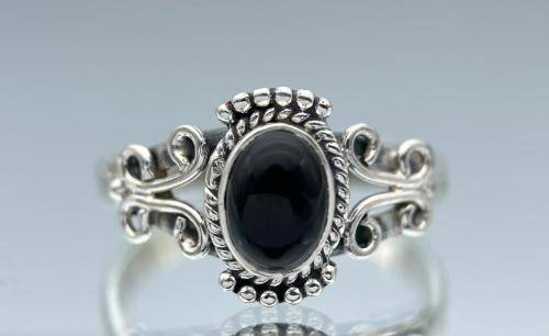 ***RETAIL: R3000 - BEAUTIFUL BLACK OPAL STERLING SILVER VICTORIAN RING* R1 BIDS