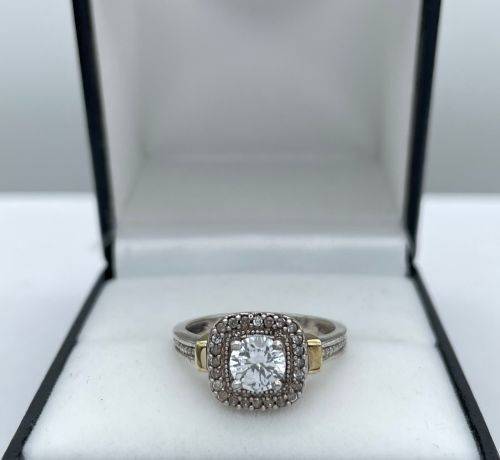 RETAIL:4500 - 9K YELLOW GOLD & SILVER CZ HALO CYCLOPS TWO-TONE RING* R1 BIDS