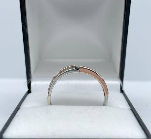 RETAIL:9500 - 9K ROSE & WHITE GOLD BLACK DIAMOND CHANNEL RING* R1 BIDS