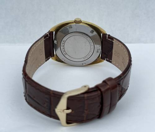RETAIL:R8000 - LUXURY BULOVA AUTOMATIC 23 JEWELS MENS GOLD WATCH!