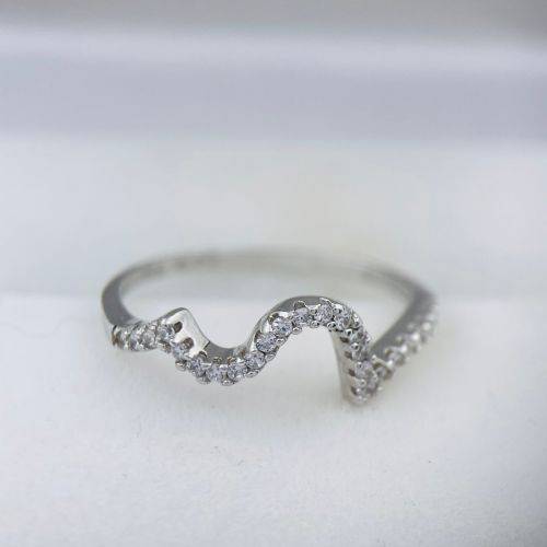 RETAIL:R3500 - STERLING SILVER RIPPLED ETERNITY RING!
