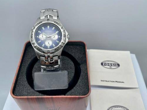 RETAIL:R4000 - FOSSIL BLUE CHRONOGRAPH STEEL MENS DRESS WATCH!