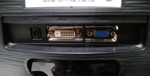SAMSUNG 23b300 23" Full HD 1920 x 1080