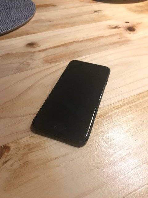 Apple iPhone 7 128GB Excellent Condition - Black
