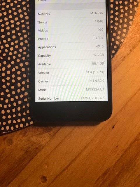 Apple iPhone 7 128GB Excellent Condition - Black