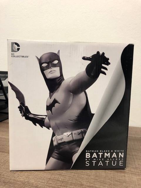 ULTRA-RARE | BATMAN BLACK AND WHITE STATUE NO.48 - NOT LIMITED EDITION