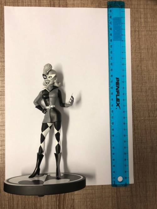 ULTRA-RARE | BATMAN BLACK AND WHITE STATUE NO.69 - LIMITED EDITION #0272