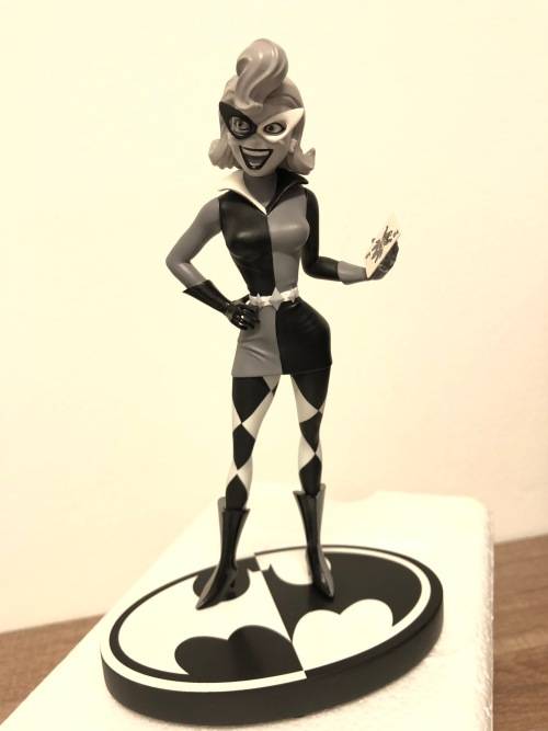 ULTRA-RARE | BATMAN BLACK AND WHITE STATUE NO.69 - LIMITED EDITION #0272
