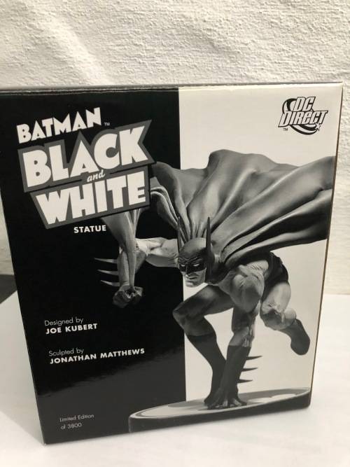 ULTRA-RARE | BATMAN BLACK AND WHITE STATUE NO.5 - LIMITED EDITION #0309