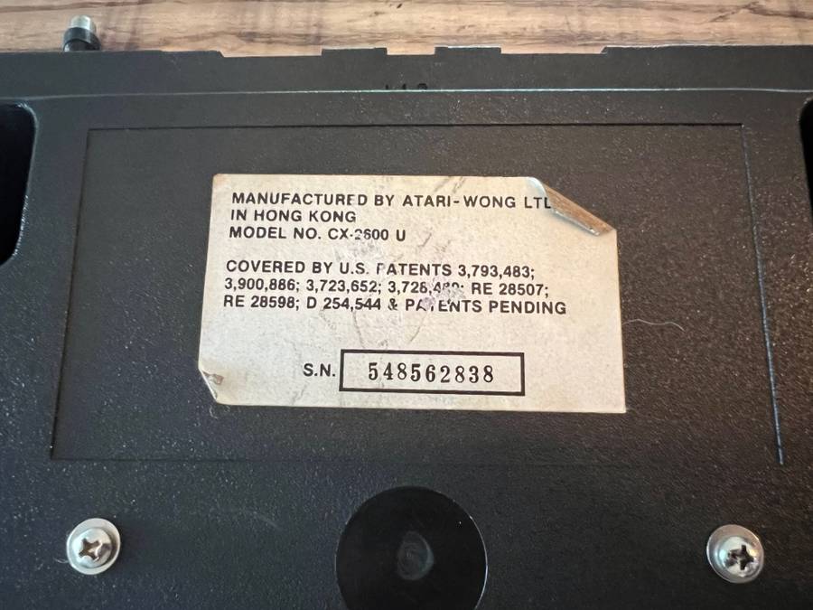 ATARI 2600 VINTAGE CONSOLE + 4 X CONTROLLERS - GREAT CONDITION