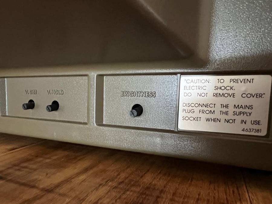 VINTAGE APPLE MONITOR III - MODEL A3M0024