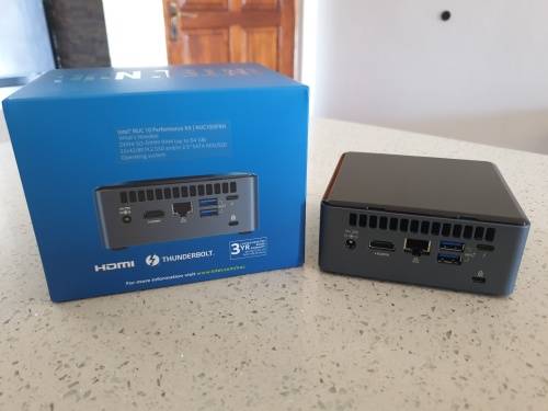 ****IN BOX**** - 10th gen i5 NUC + 8gb ram + 256gb nvme