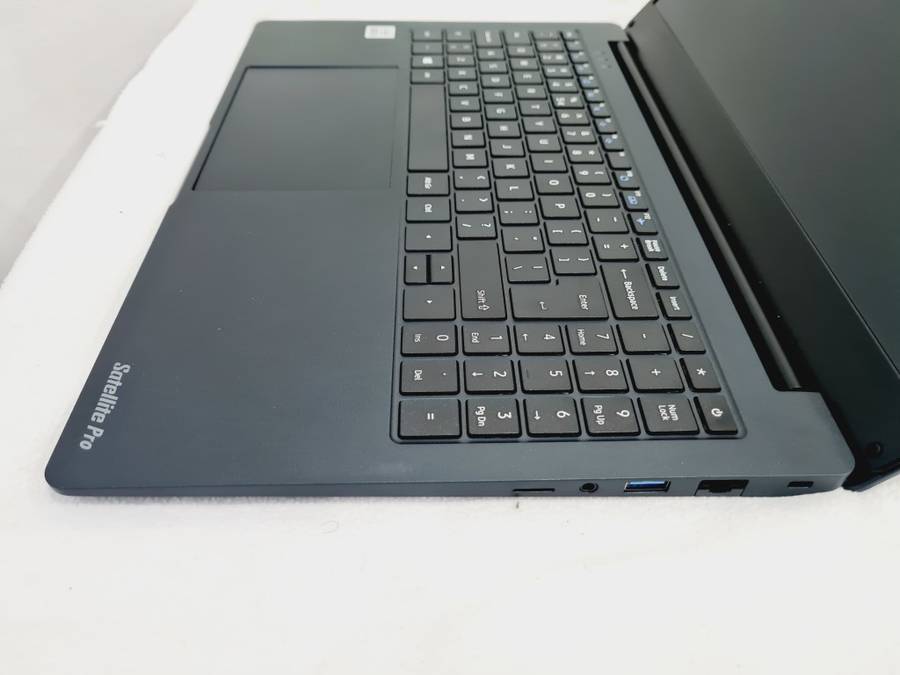 i5 10th gen - 8GB - 256GB SSD 15.6 Notebook