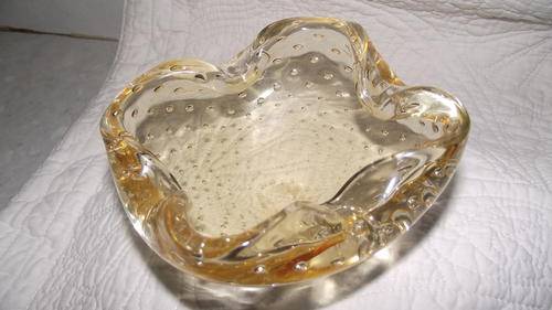 ***STUNNING** VIBRANT CLEAR GLASS MURANO ASHTRAY WITH  BUBBLES FROM THE BLOWING PROCESS 13M X11X5