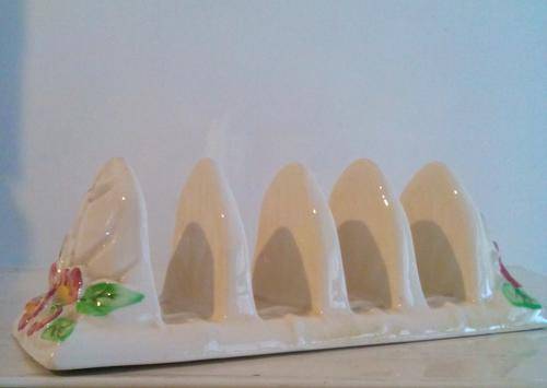 REDUSED A STAFFORDSHIRE BRENTLEIGH MINT CONDITION TOAST RACK VERY STYLISH FOR THE BREAKFAST TABLE.