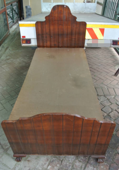 single imbuia bed A