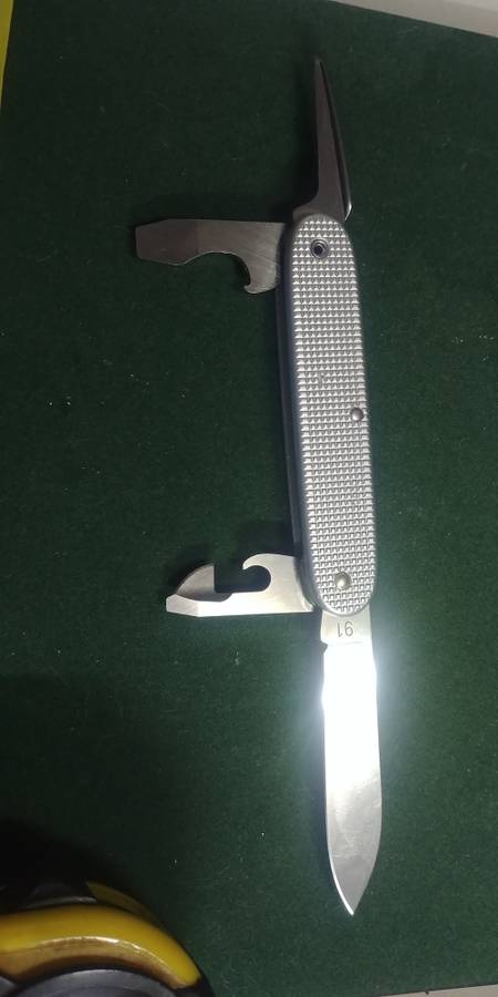 Victorinox pioneer Alox silver