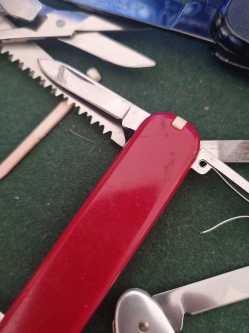 Victorinox pocket knife lot