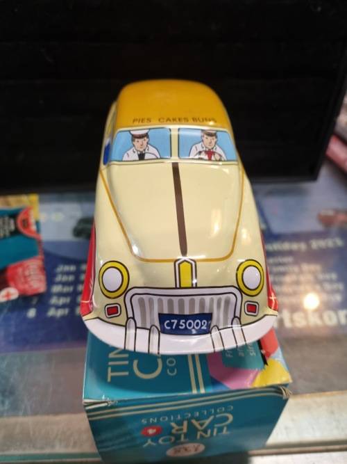 Tin plate car bakery wagon