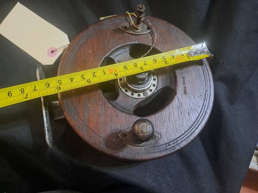 Sadler wooden fishing reel missing knob