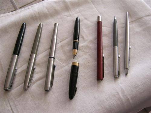Pen lot