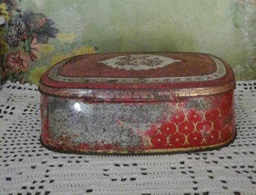 VINTAGE EMBOSSED ROSE TIN