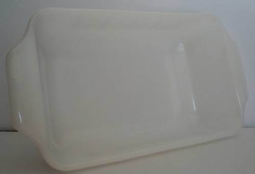 VINTAGE MILK GLASS SERVING DISH