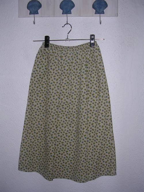 Vintage Full Floral Pattern Skirt  Size : 30/32