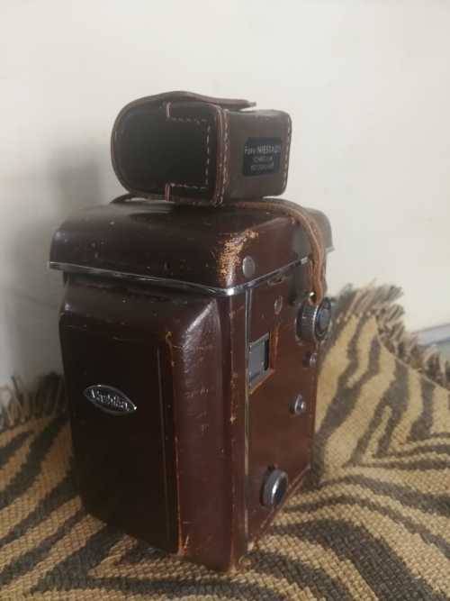 YASHICA 635 ANTIQUE FILM CAMERA