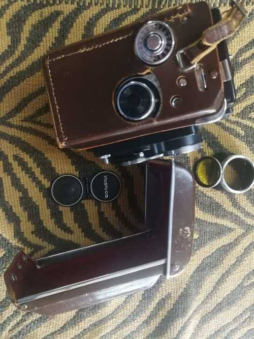 YASHICA 635 ANTIQUE FILM CAMERA
