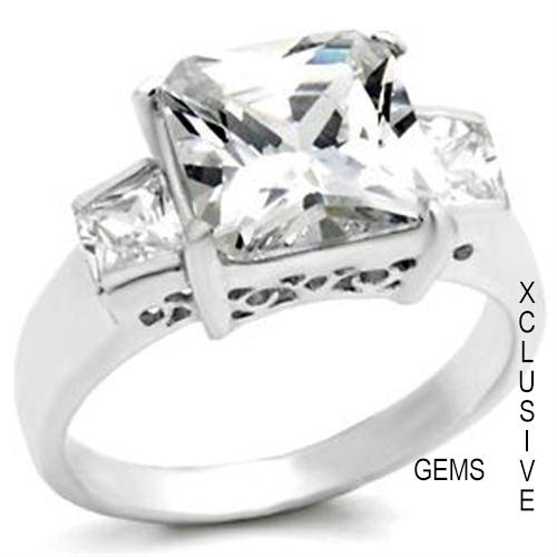 * R35 POSTAGE* 18K WHITE GOLD PLATED SIMULATED DIAMOND LADIES RING