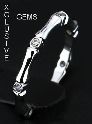 LOCALLY IN STOCK* GORGEOUS* 18K WHITE GOLD PLATED SIMULATED DIAMOND LADIES RING