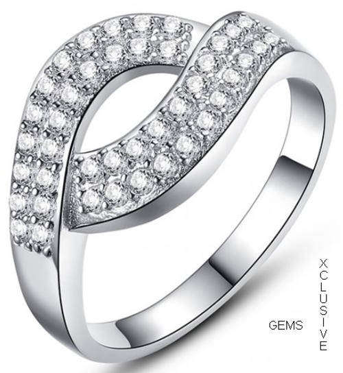 * R35 POSTAGE* 18K WHITE GOLD PLATED SIMULATED DIAMOND LADIES RING