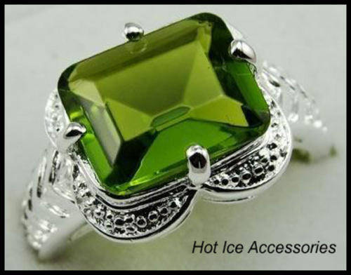 **INTERNATIONAL SHIPPING** STERLING SILVER HALLMARKED SIMULATED PERIDOT RING*NO COMBINED POSTAGE