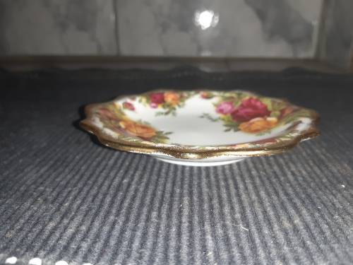 BEAUTIFUL ROYAL ALBERT OLD ENGLISH ROSE SCALLOPED TRINKET DISH/MINI PLATE
