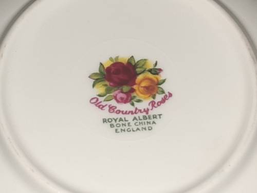 BEAUTIFUL ROYAL ALBERT OLD ENGLISH ROSE SCALLOPED TRINKET DISH/MINI PLATE