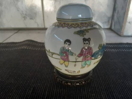 STUNNING VINTAGE LIDDED ORIENTAL GINGER JAR