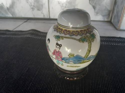 STUNNING VINTAGE LIDDED ORIENTAL GINGER JAR