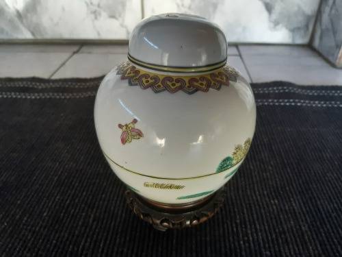 STUNNING VINTAGE LIDDED ORIENTAL GINGER JAR