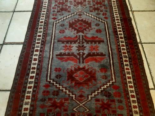 AWESOME TURKISH HANDWOVEN PURE WOOL YAGCIBEDIR CARPET IN GREAT CONDITION WITH LONG FRINGES
