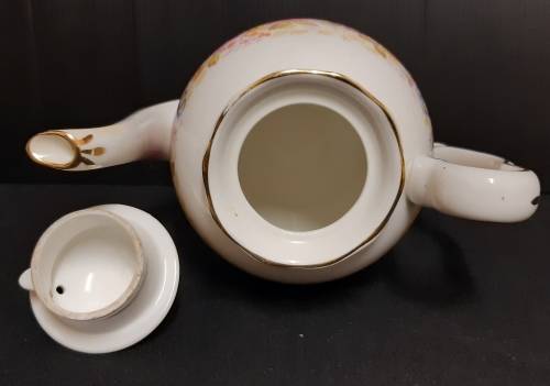 ELEGANT ROYAL ALBERT SERENA BONE CHINA COFFEE POT WITH A STUNNING FLORAL DESIGN