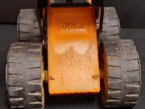 VINTAGE METAL TONKA ARTICULATING FRONT END LOADER 26 CM LONG