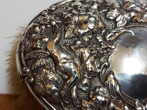 1903 ANTIQUE EDWARDIAN ERA HALLMARKED BIRMINGHAM SILVER-BACKED BRUSH