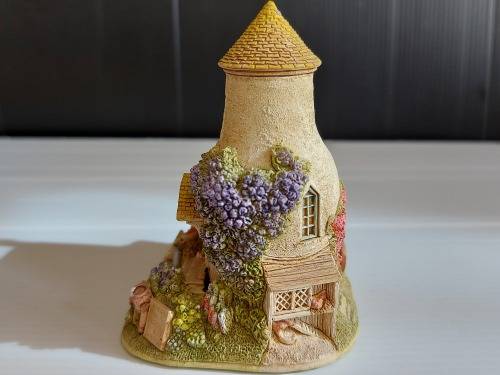 BEAUTIFUL LILLIPUT LANE HOUSE - GOLD TOP